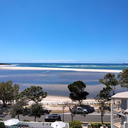 Moorings Beach Resort Caloundra Exteriör bild