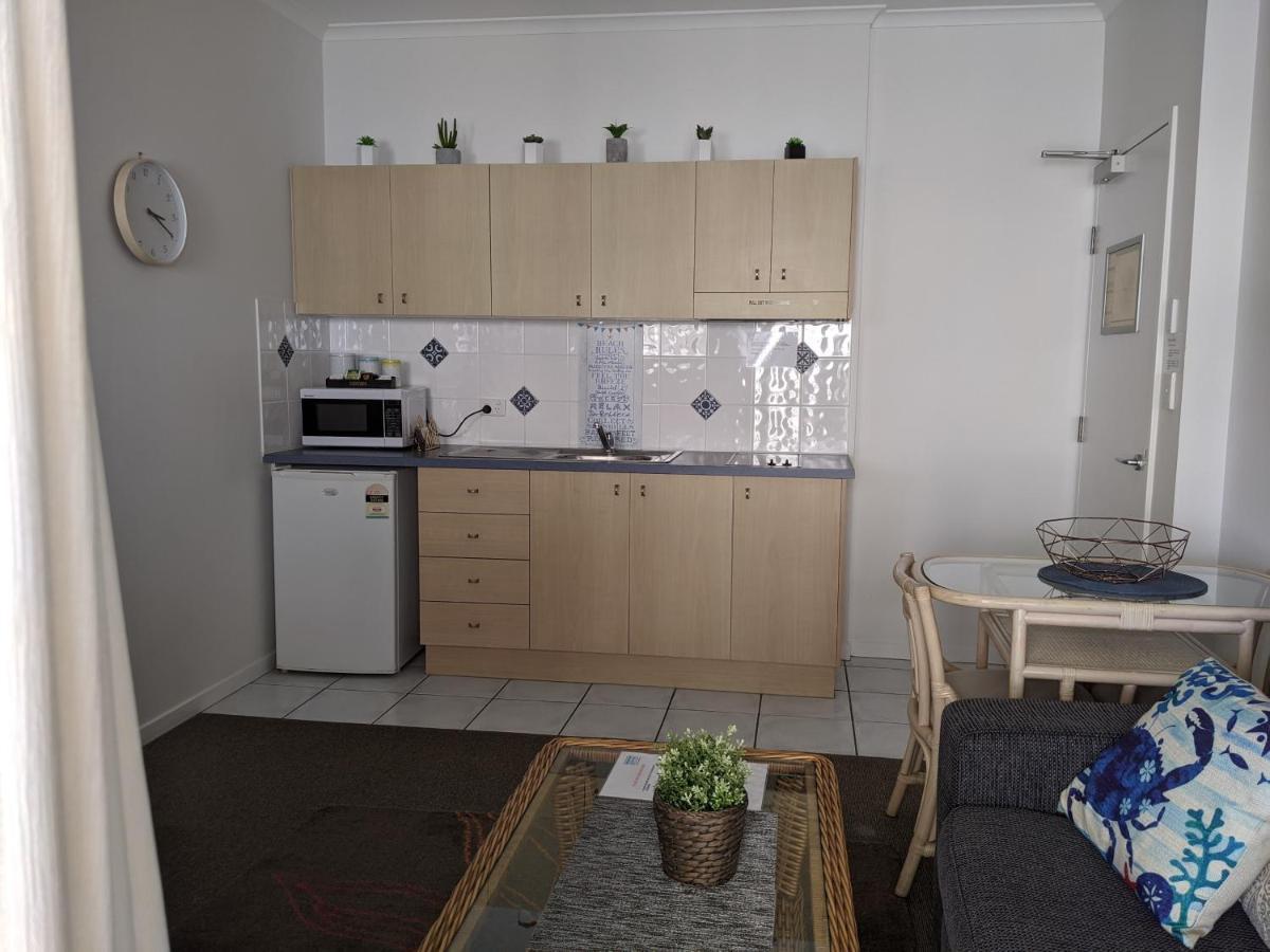 Moorings Beach Resort Caloundra Exteriör bild