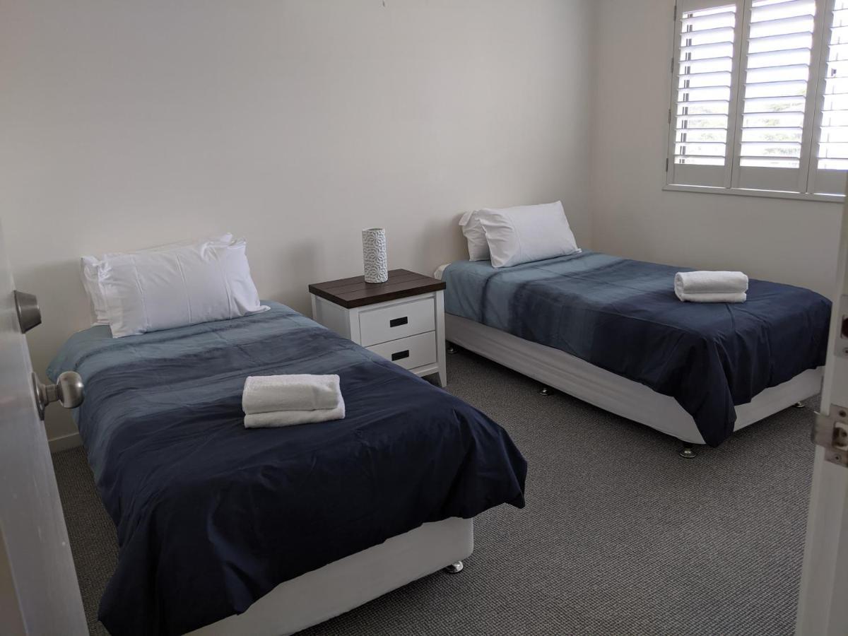 Moorings Beach Resort Caloundra Exteriör bild