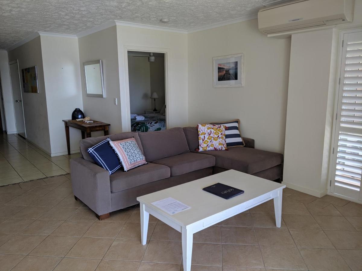 Moorings Beach Resort Caloundra Exteriör bild