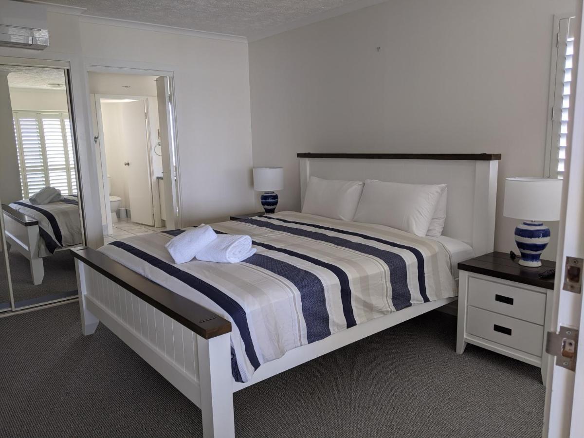 Moorings Beach Resort Caloundra Exteriör bild