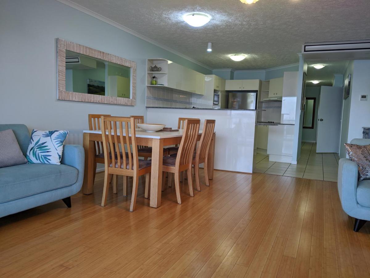Moorings Beach Resort Caloundra Exteriör bild