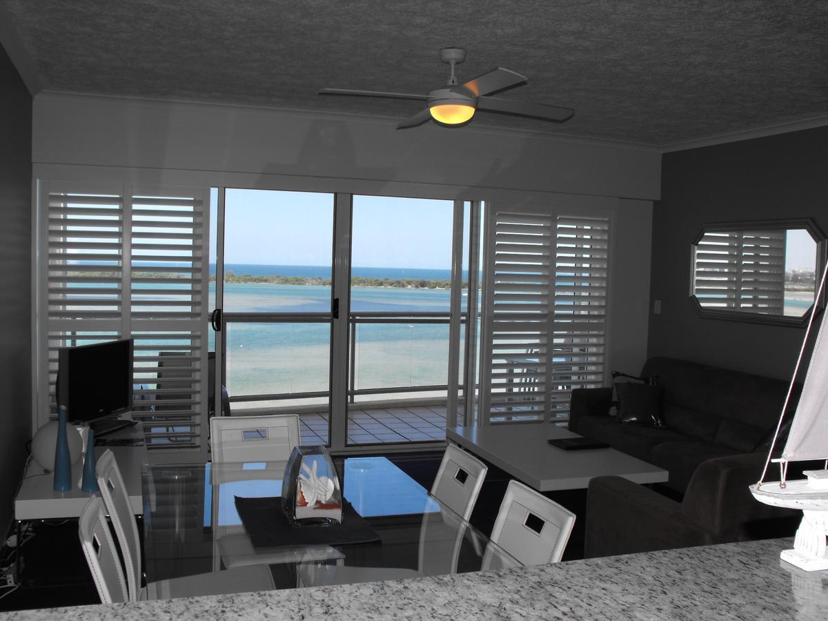 Moorings Beach Resort Caloundra Exteriör bild