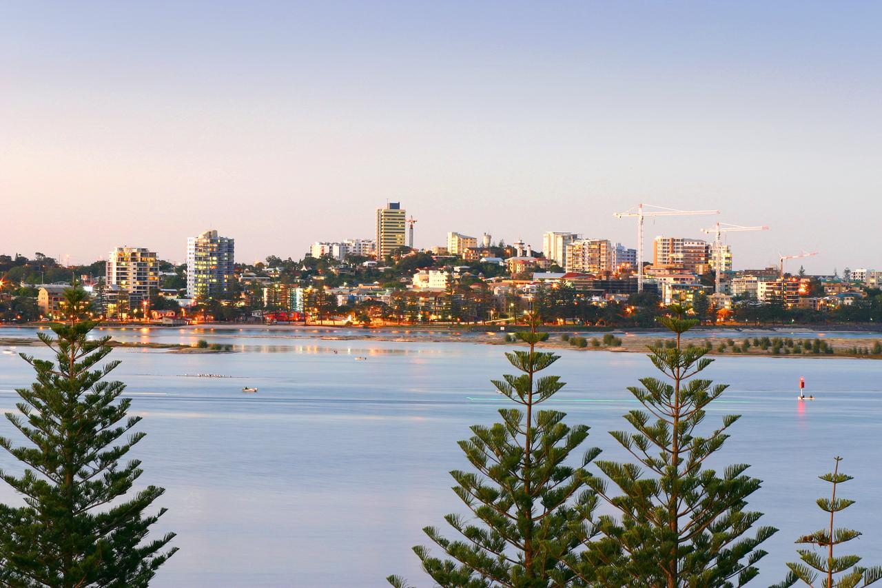 Moorings Beach Resort Caloundra Exteriör bild
