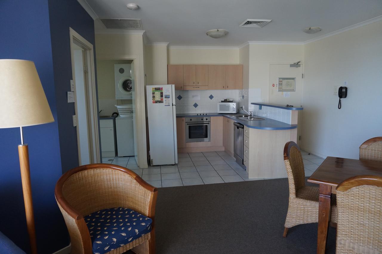 Moorings Beach Resort Caloundra Exteriör bild