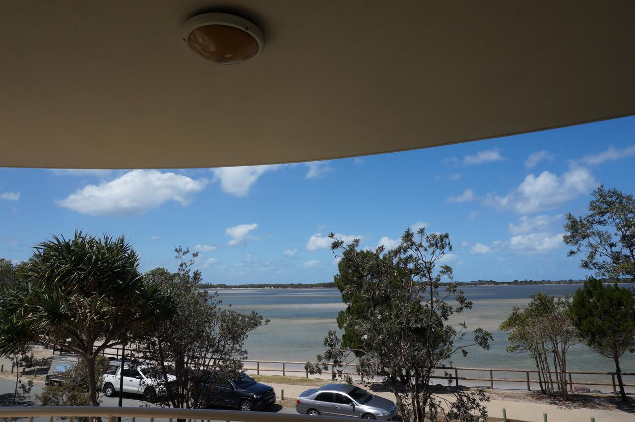 Moorings Beach Resort Caloundra Exteriör bild