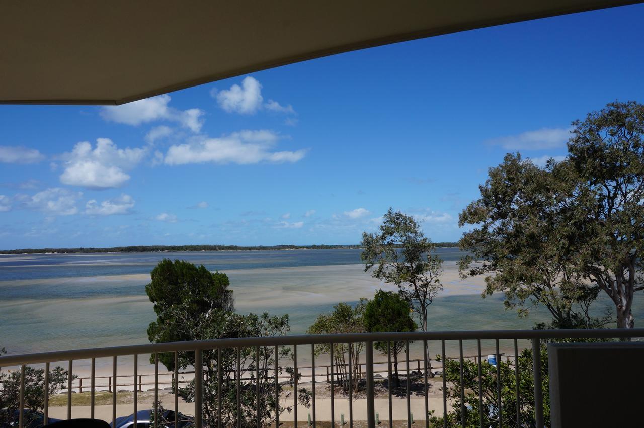 Moorings Beach Resort Caloundra Exteriör bild