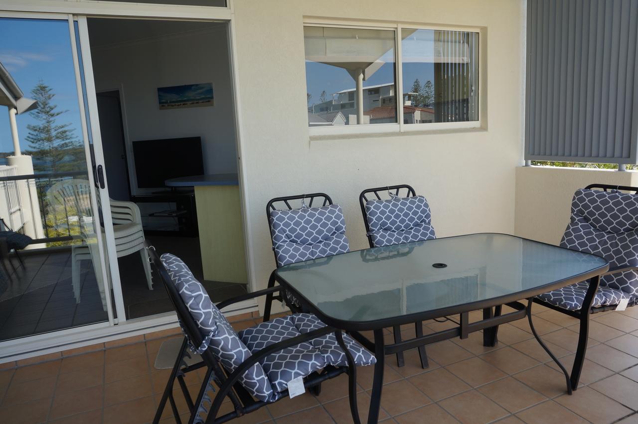 Moorings Beach Resort Caloundra Exteriör bild