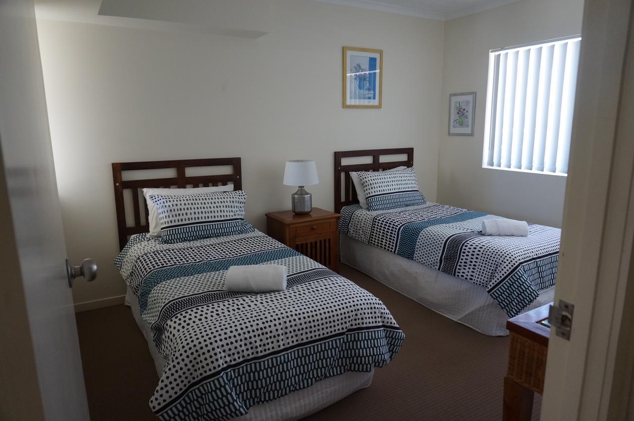 Moorings Beach Resort Caloundra Exteriör bild