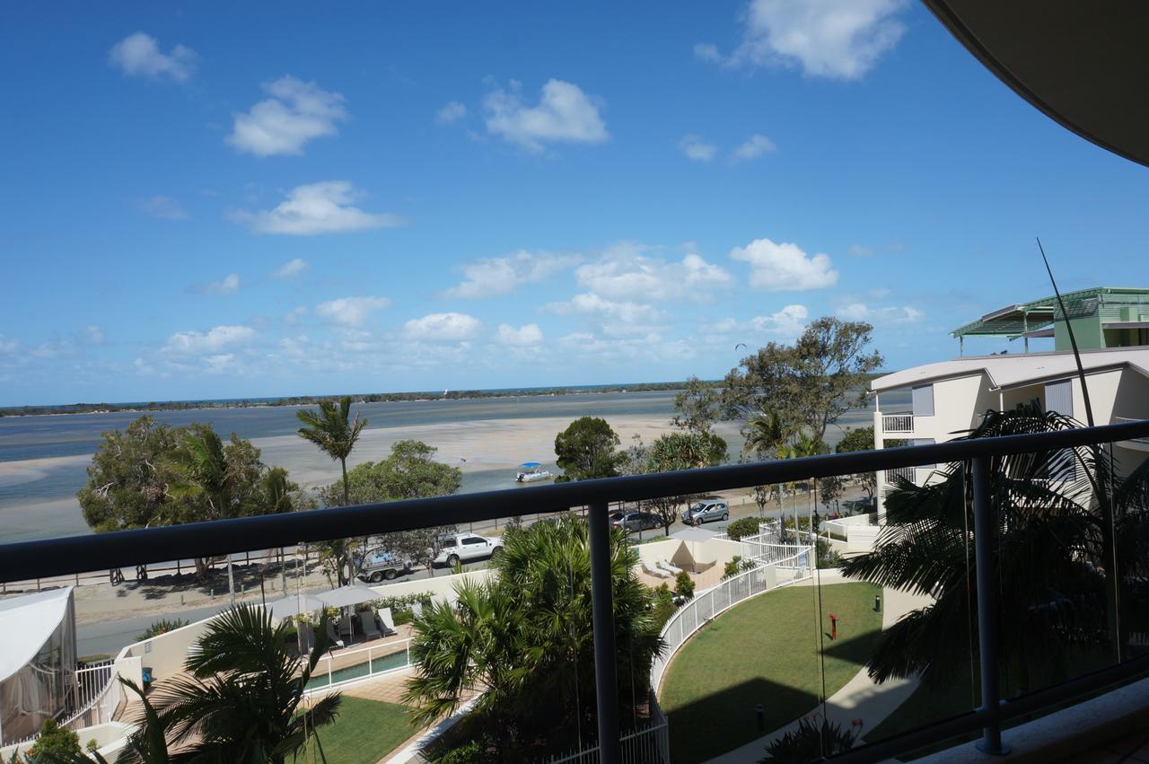 Moorings Beach Resort Caloundra Exteriör bild