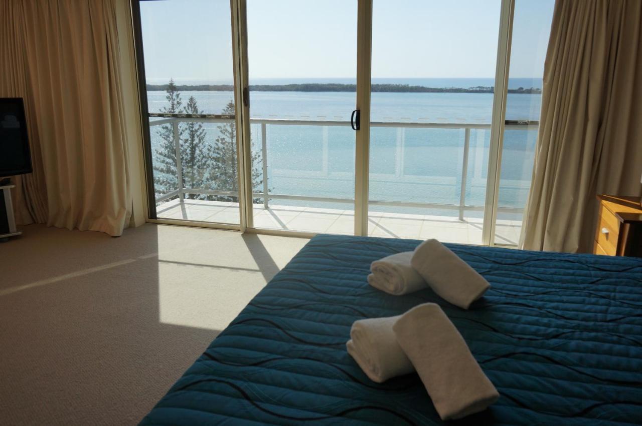 Moorings Beach Resort Caloundra Exteriör bild