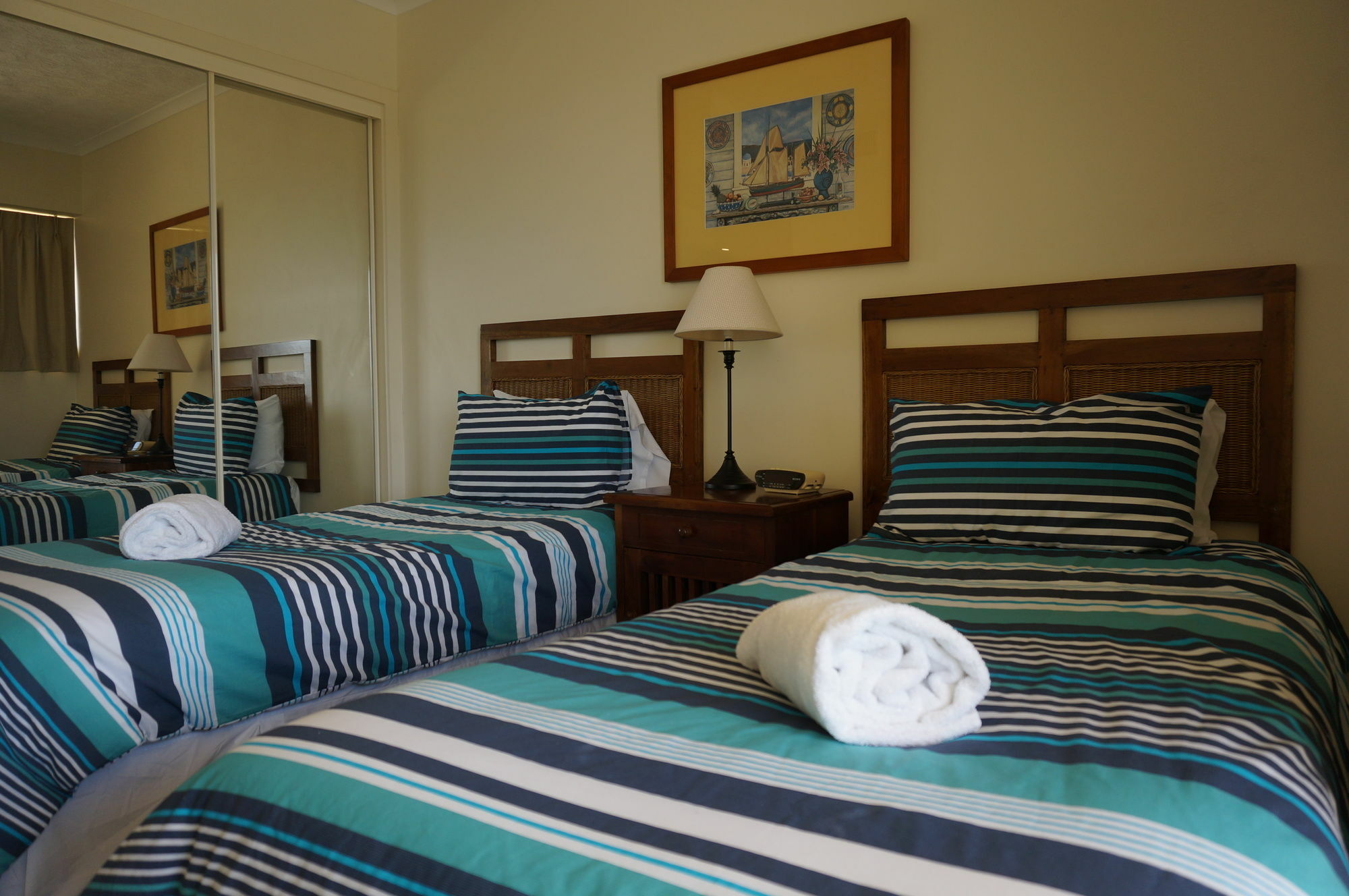 Moorings Beach Resort Caloundra Exteriör bild