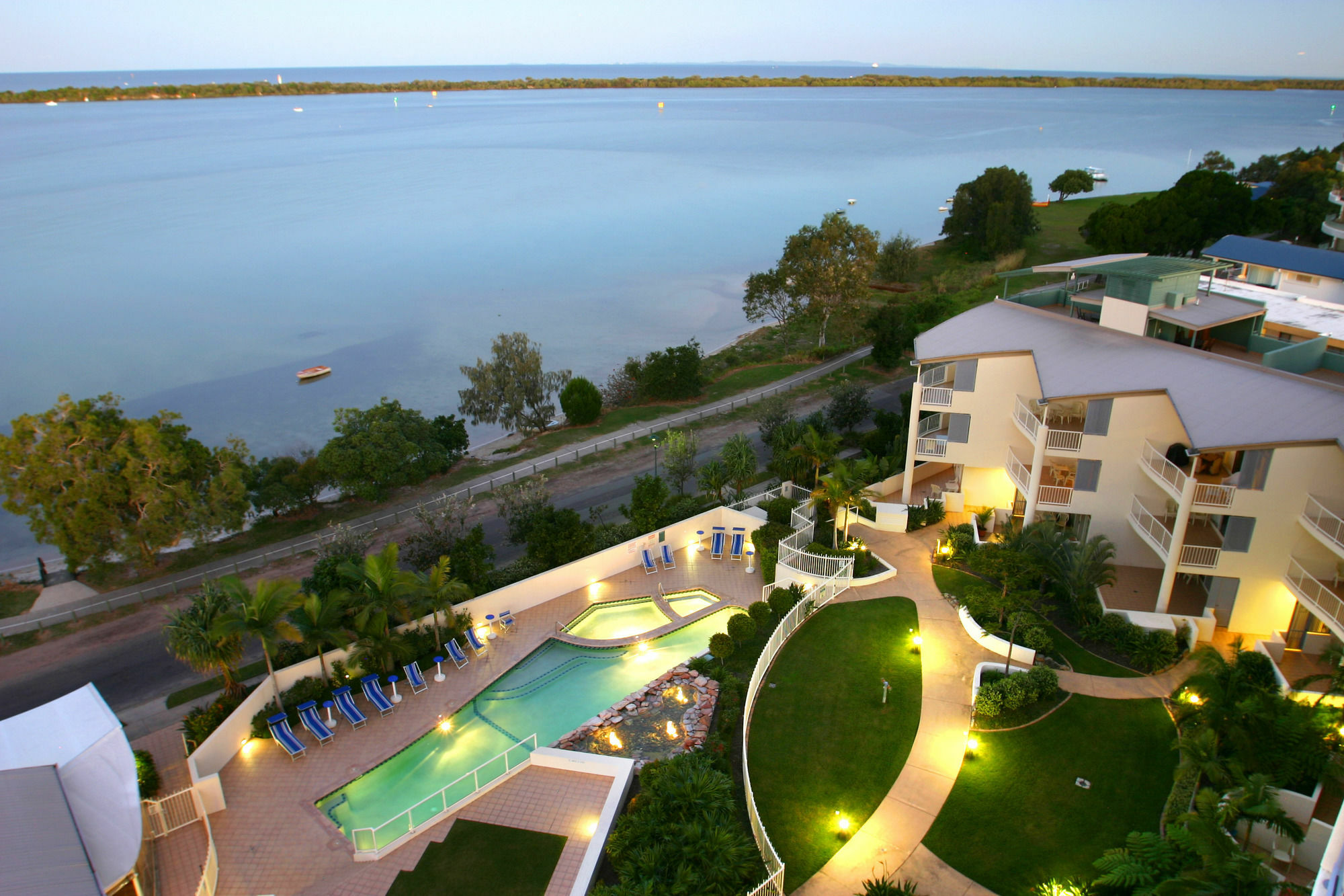Moorings Beach Resort Caloundra Exteriör bild